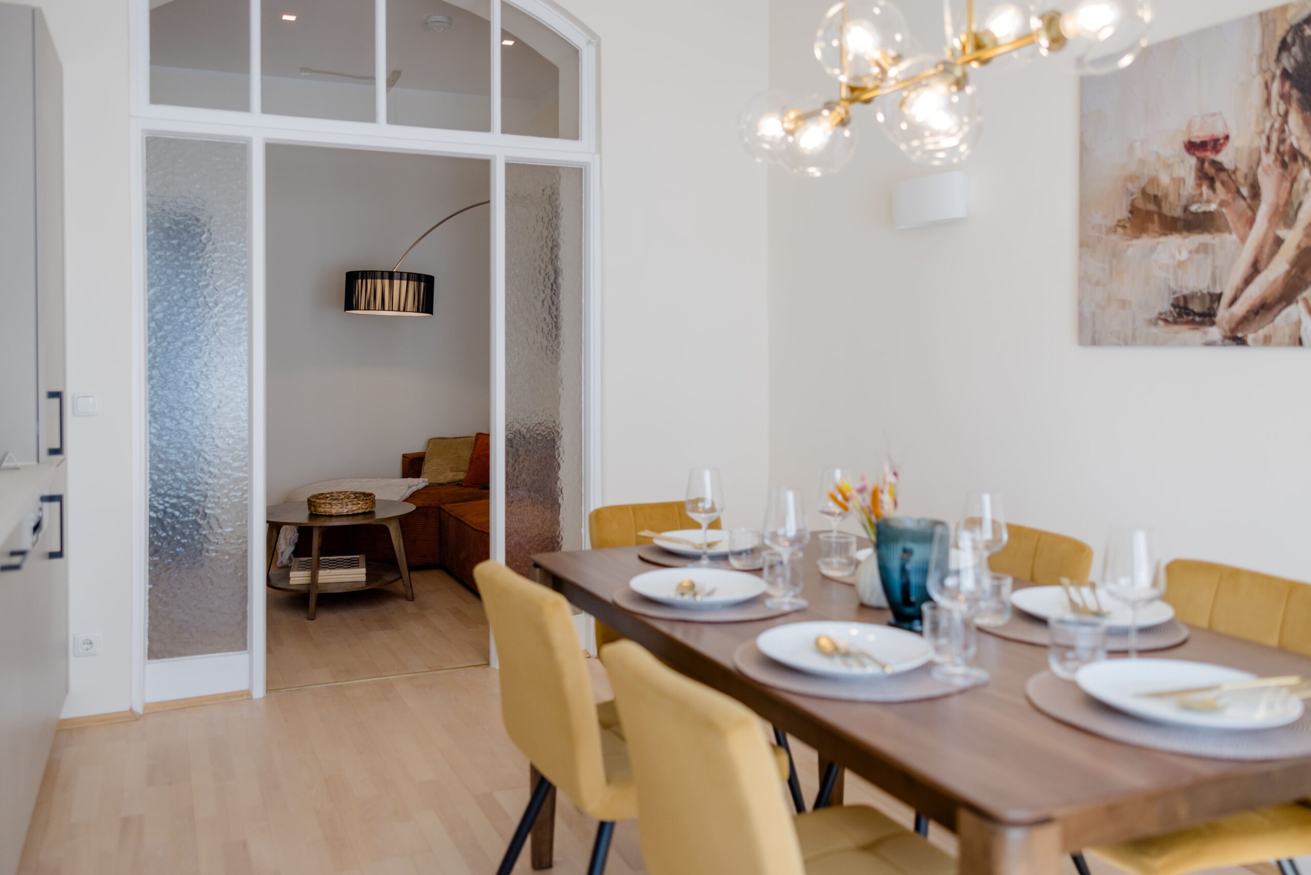 Flur mit präziser Kantenführung, Münchner Altbau